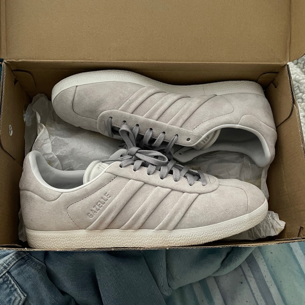 Adidas gazelle women’s size 8